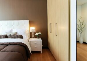 Read more about the article 5 Space Saving Solutions For A Small Bedroom